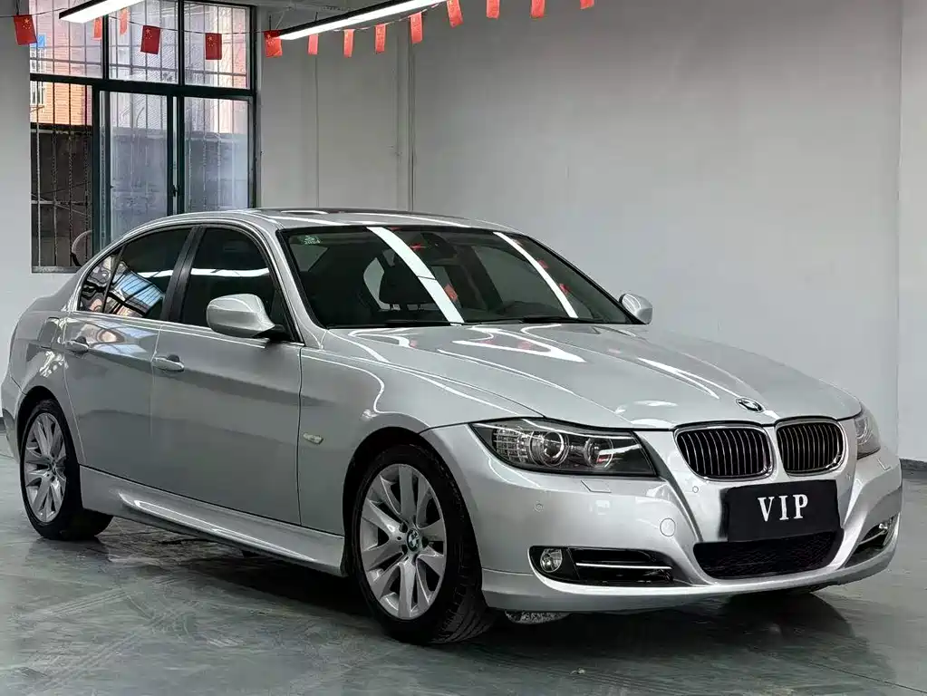 BMW 3 Series 2011 — фото 1