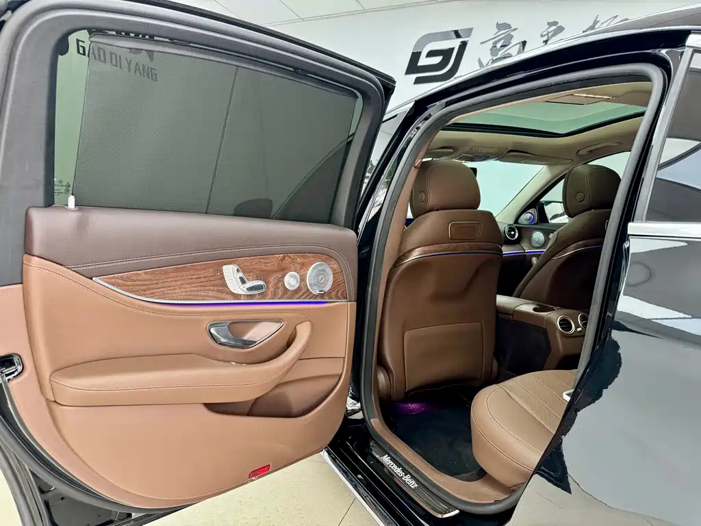 Mercedes-Benz E-Class 2020 — фото 12