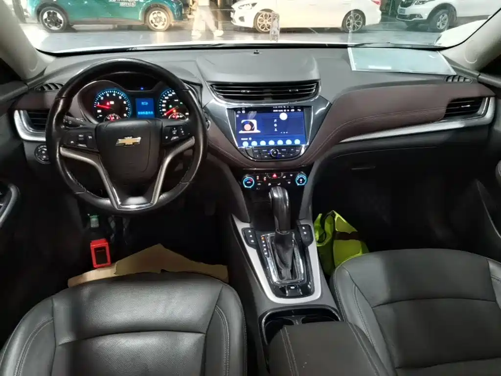 Chevrolet Malibu 2018 — фото 10