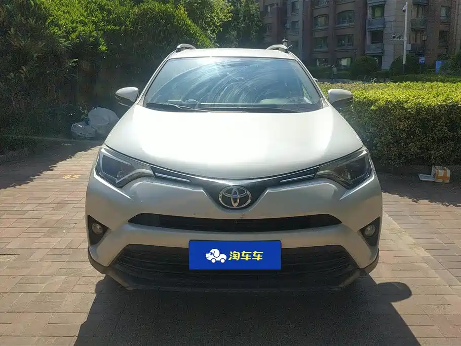 Toyota RAV4 2017 — фото 2