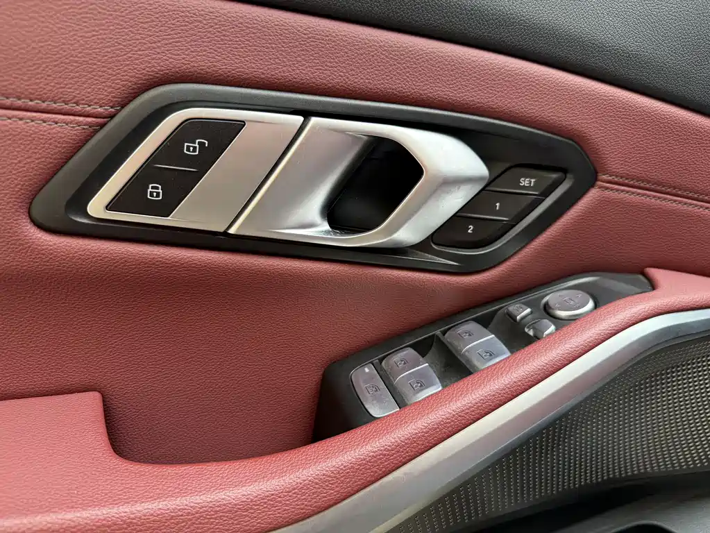 BMW 3 Series 2023 — фото 11