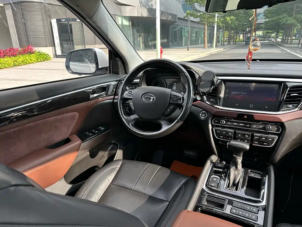 GAC Motor Trumpchi GS8 2019 — фото 13