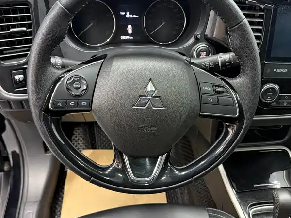 Mitsubishi Outlander 2021