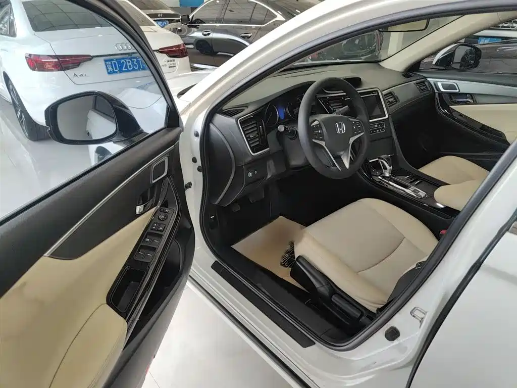 Honda Spirior 2016 — фото 19