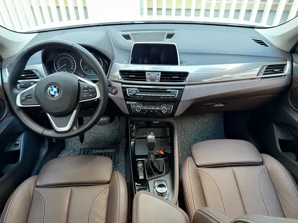 BMW X1 2018 — фото 9