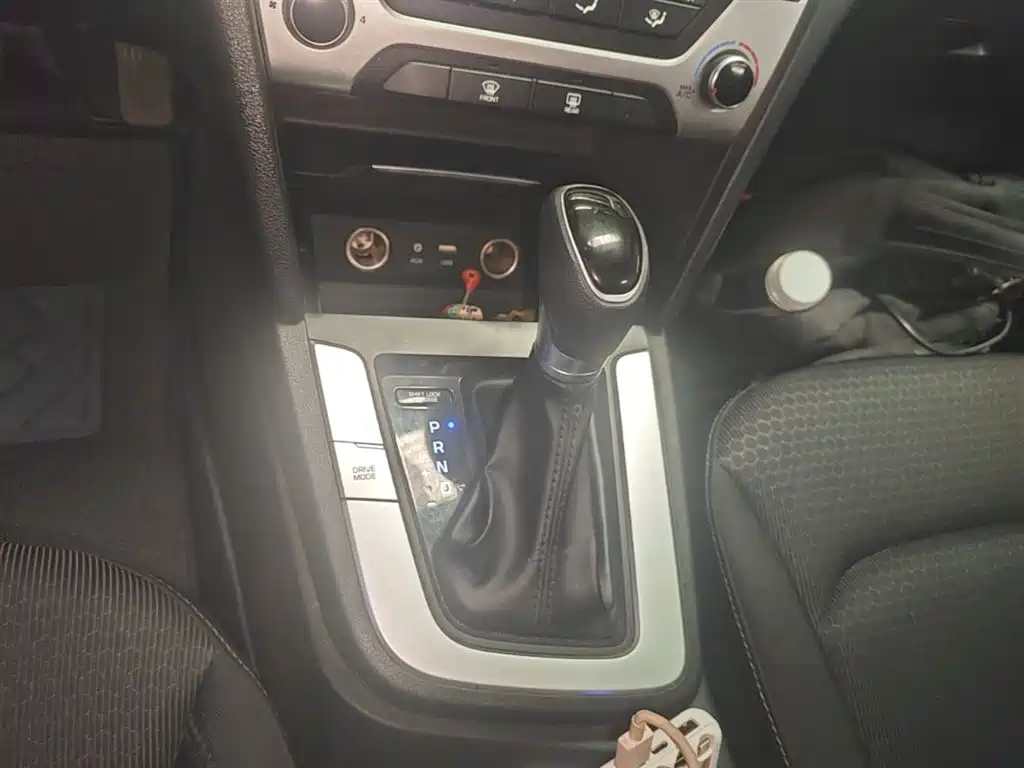 Hyundai Elantra 2018 — фото 14