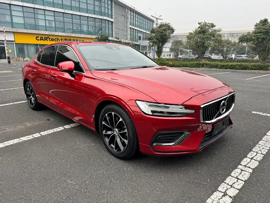 Volvo S60 2021 — фото 3
