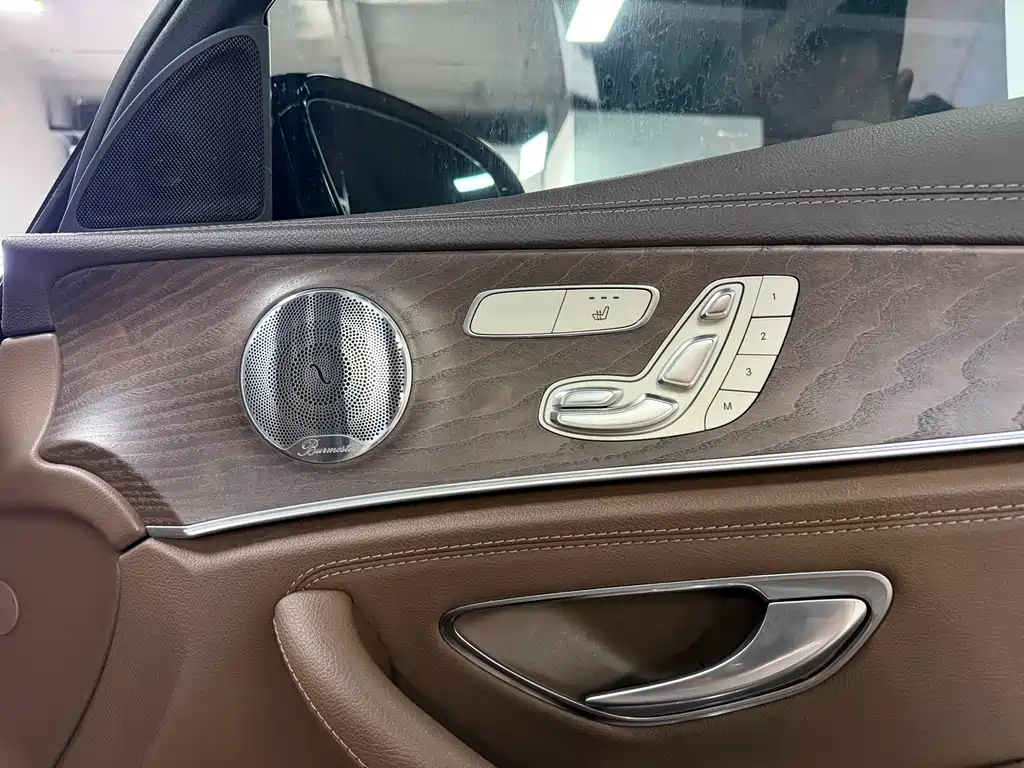 Mercedes-Benz E-Class 2020 — фото 24