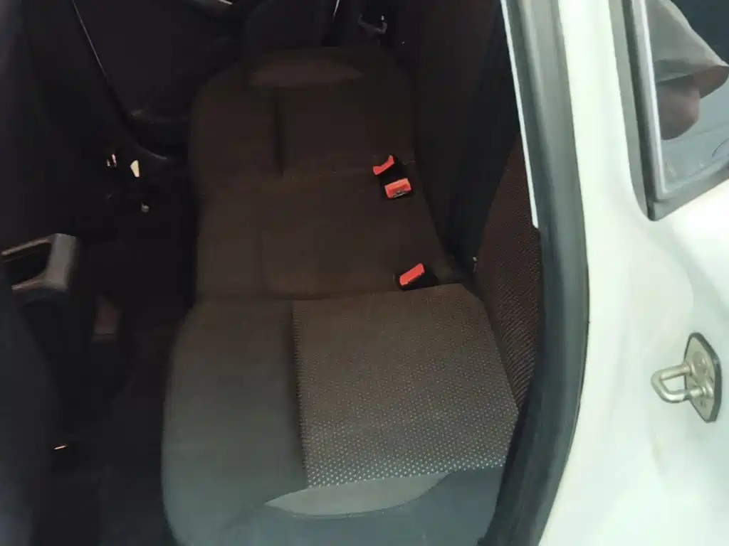 Peugeot 2008 2015 — фото 17