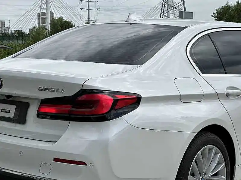 BMW 5 Series 2021 — фото 13