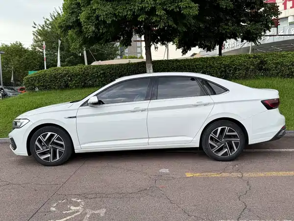 Volkswagen Sagitar 2024