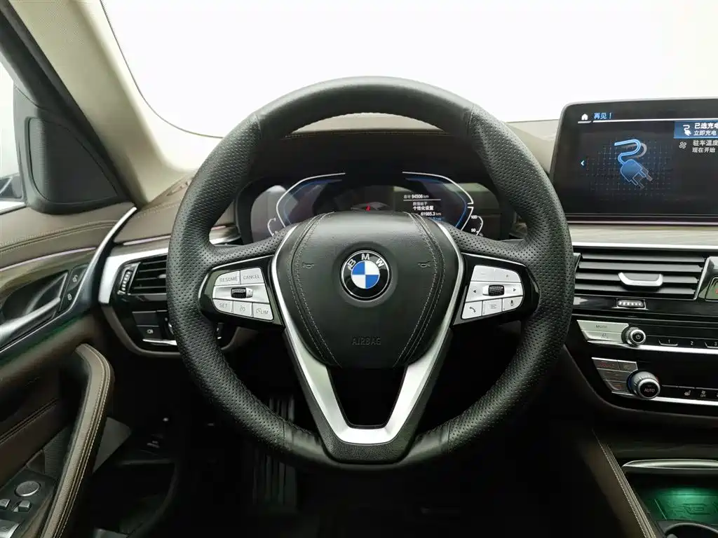 BMW 5 Series New Energy 2021 — фото 11