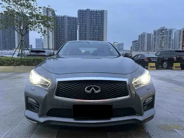 Infiniti Q50L 2015