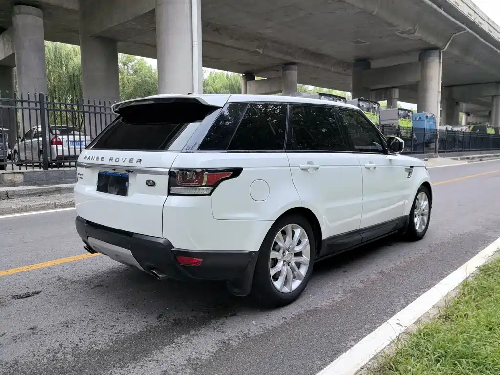 Land Rover Range Rover Sport 2016 — фото 16