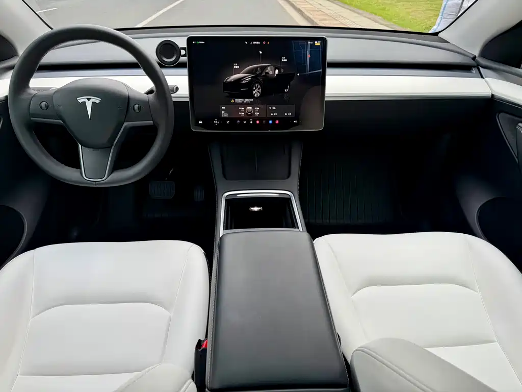 Tesla Model Y 2023 — фото 9