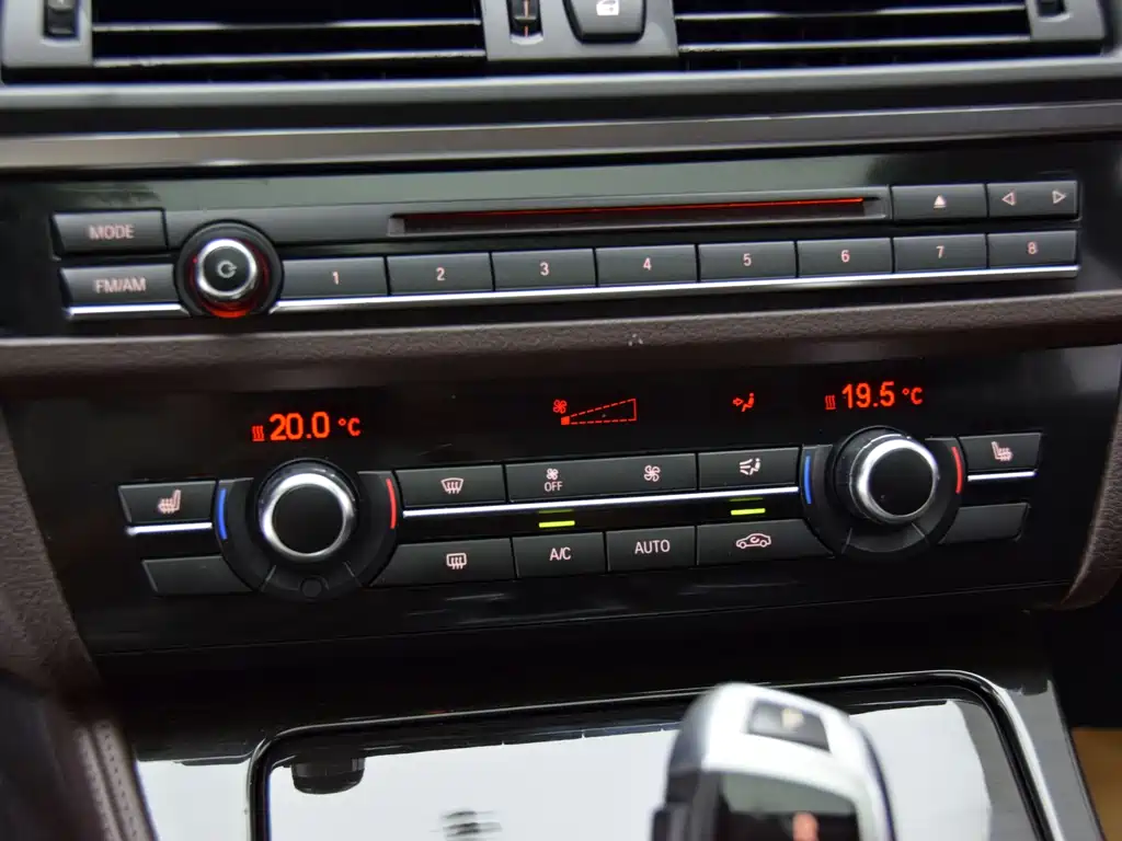 BMW 5 Series 2016 — фото 14