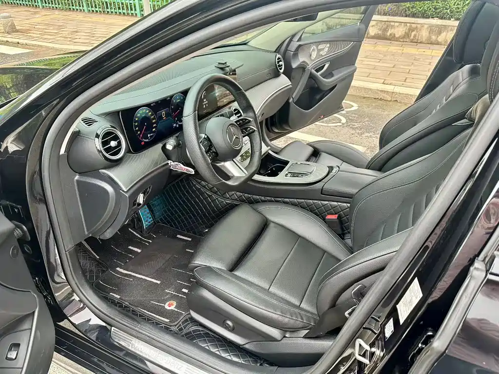 Mercedes-Benz E-Class 2022 — фото 6