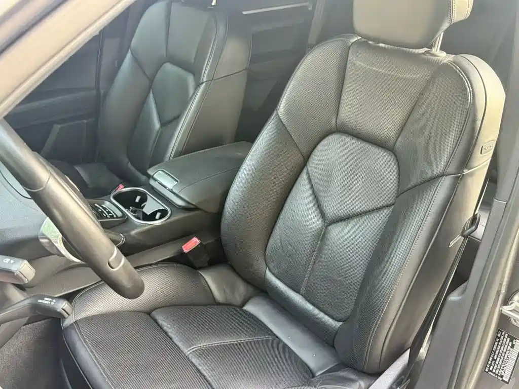 Porsche Cayenne 2012