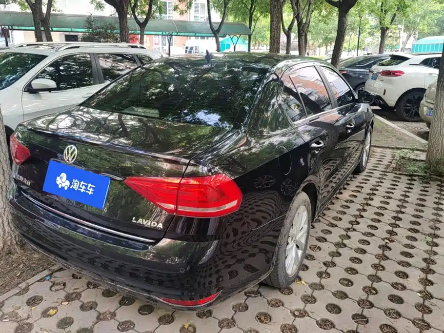 Volkswagen Lavida 2015