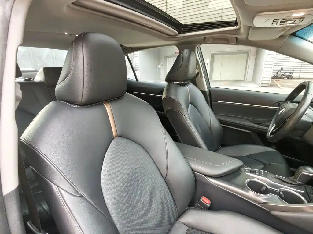 Toyota Camry 2021 — фото 17