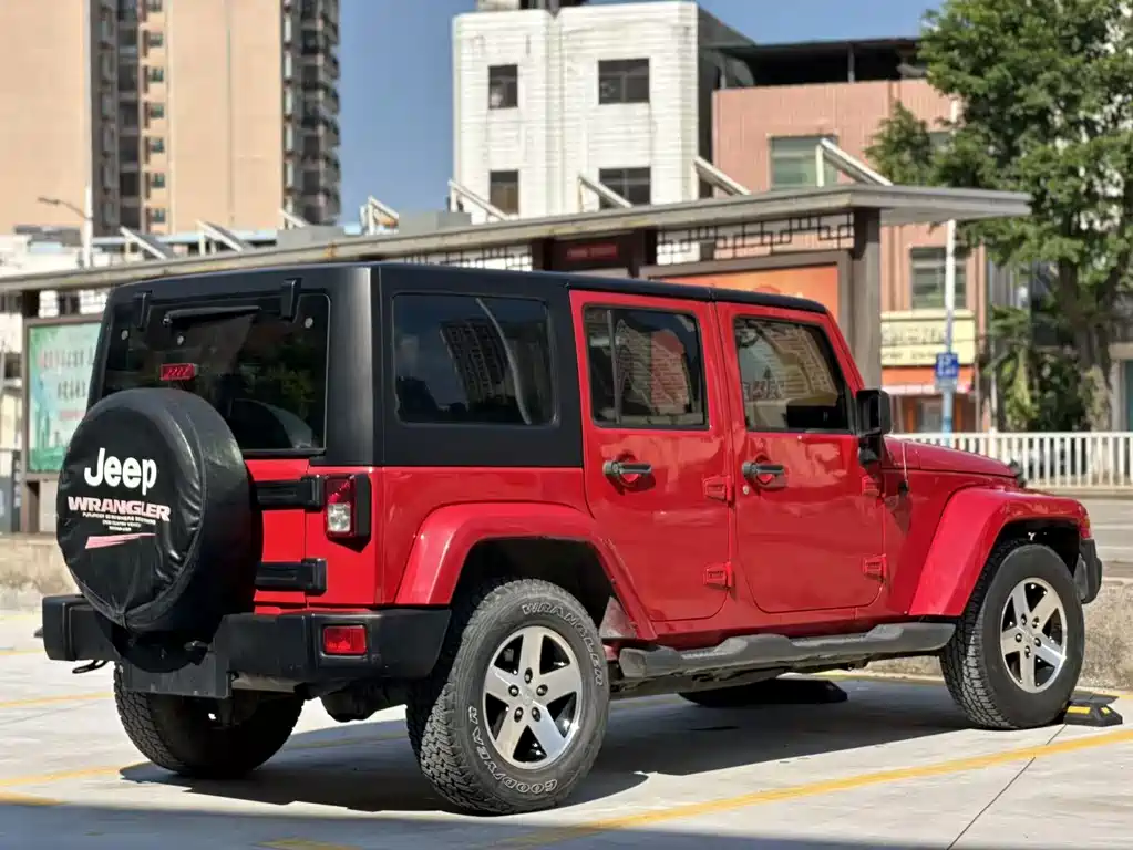 Jeep Wrangler 2012 — фото 7