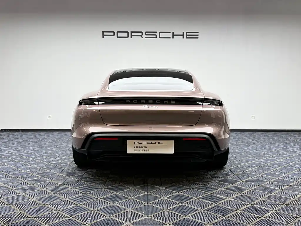 Porsche Taycan 2023 — фото 7