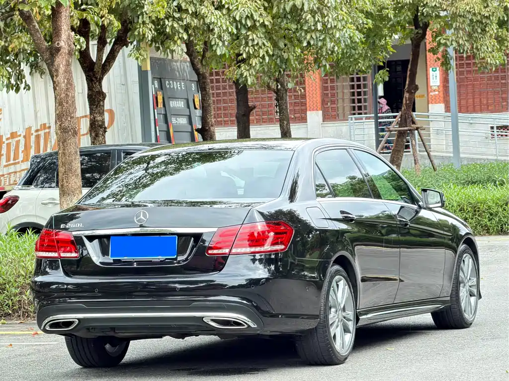 Mercedes-Benz E-Class 2014 — фото 18