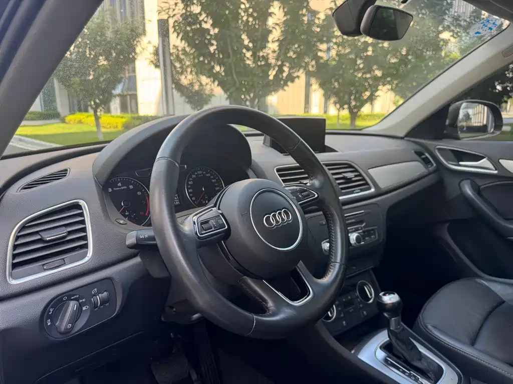 Audi Q3 2017 — фото 19