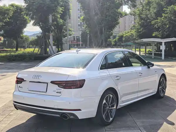 Audi A4L 2018