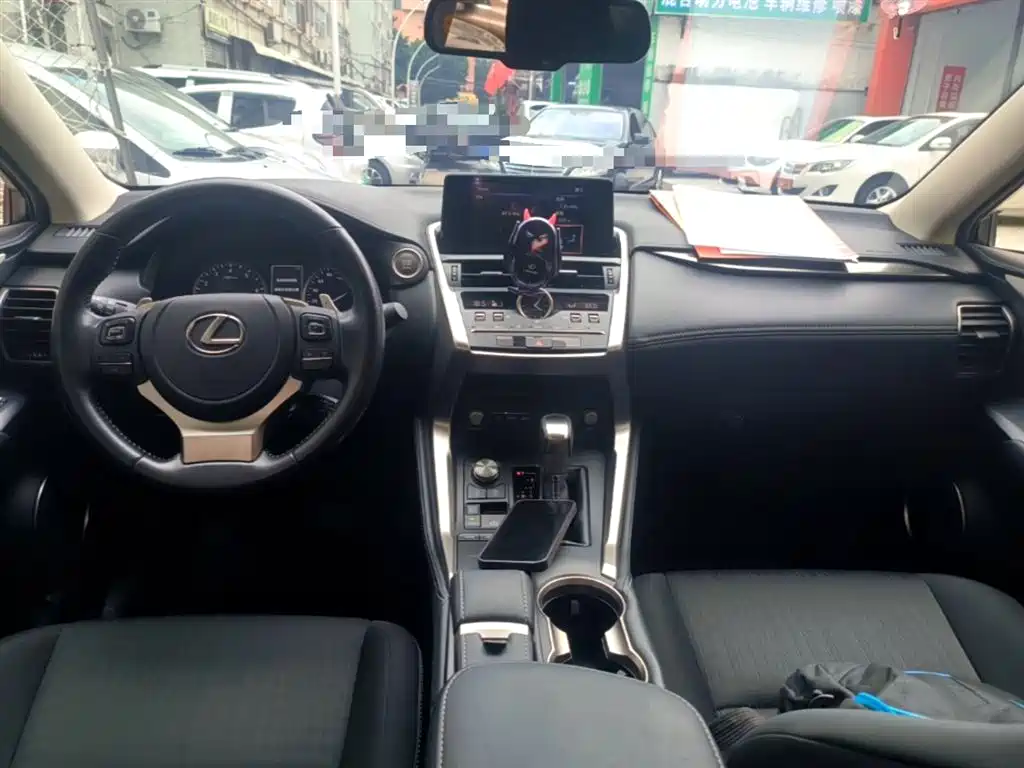 Lexus NX 2020 — фото 10