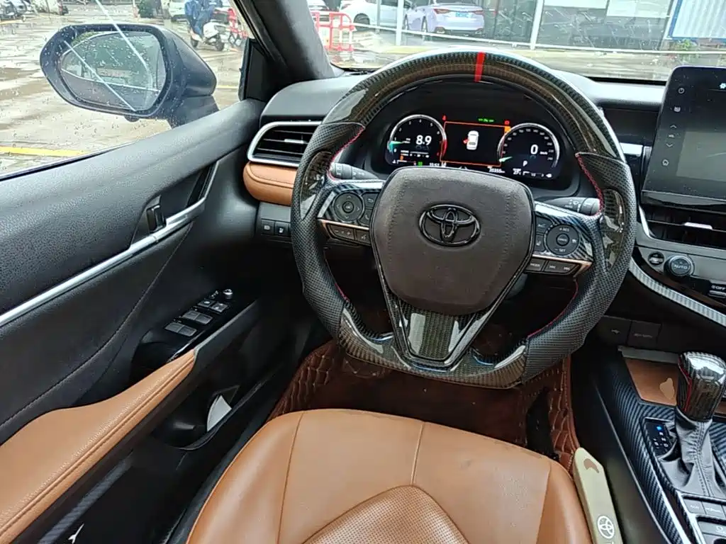 Toyota Camry 2023 — фото 11