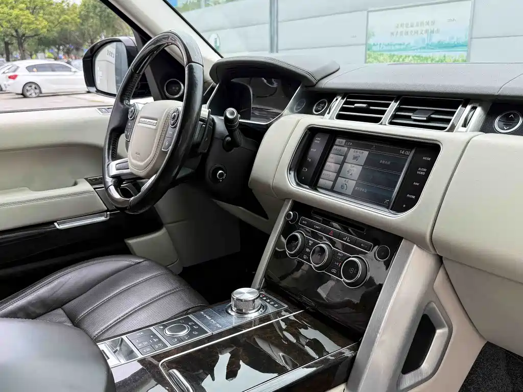 Land Rover Range Rover 2015 — фото 11