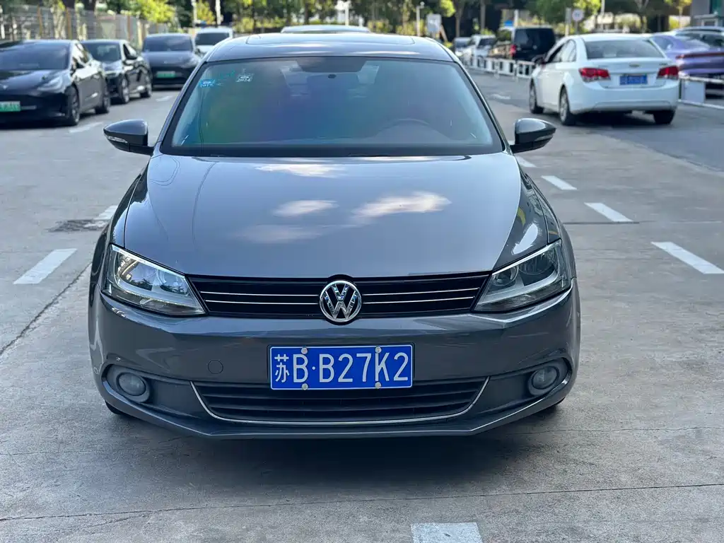 Volkswagen Sagitar 2012