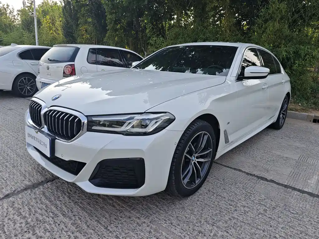 BMW 5 Series 2022 — фото 1