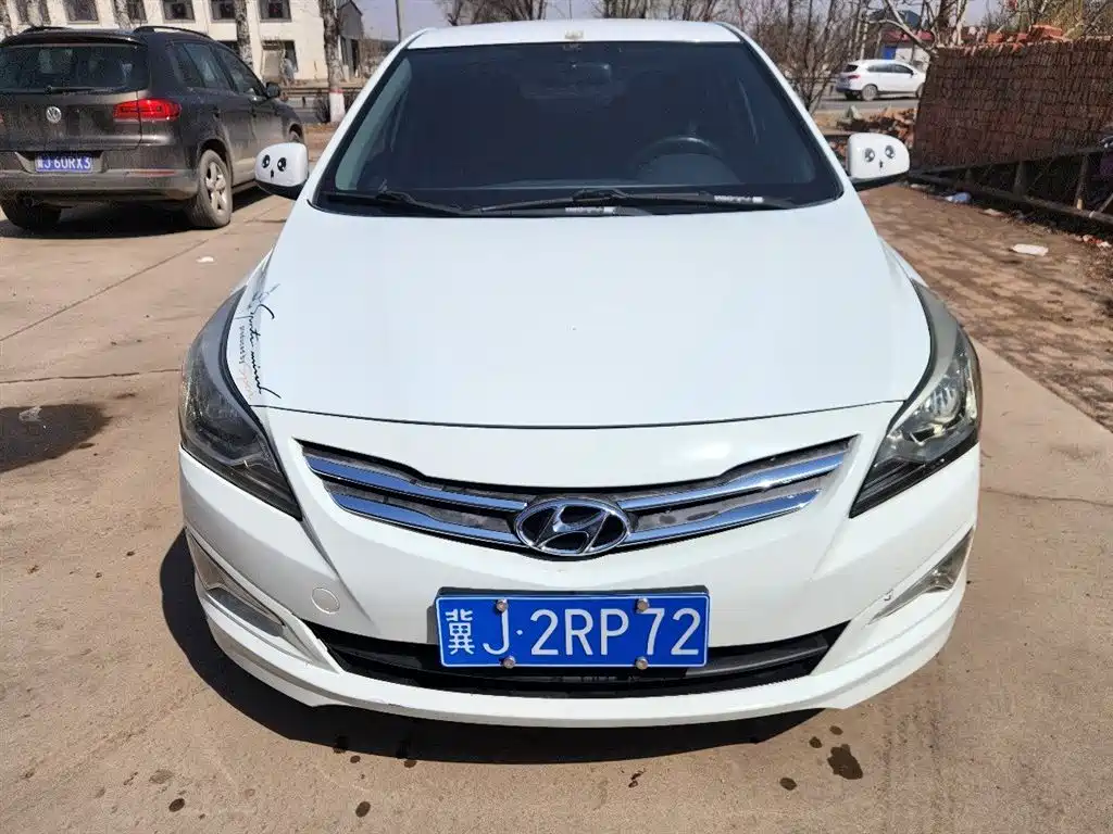 Hyundai Verna 2015 — фото 2