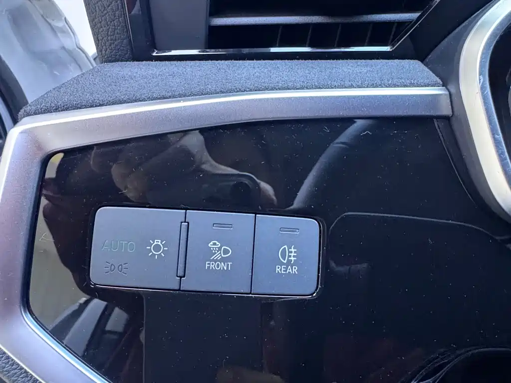 Audi Q3 2023 — фото 18