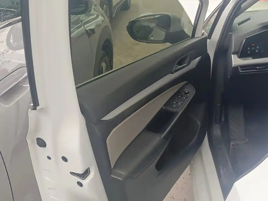 Volkswagen Golf 2024