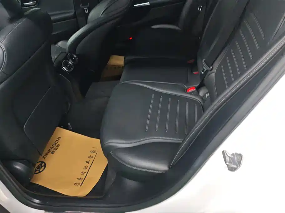 Mercedes-Benz C-Class 2022 — фото 11