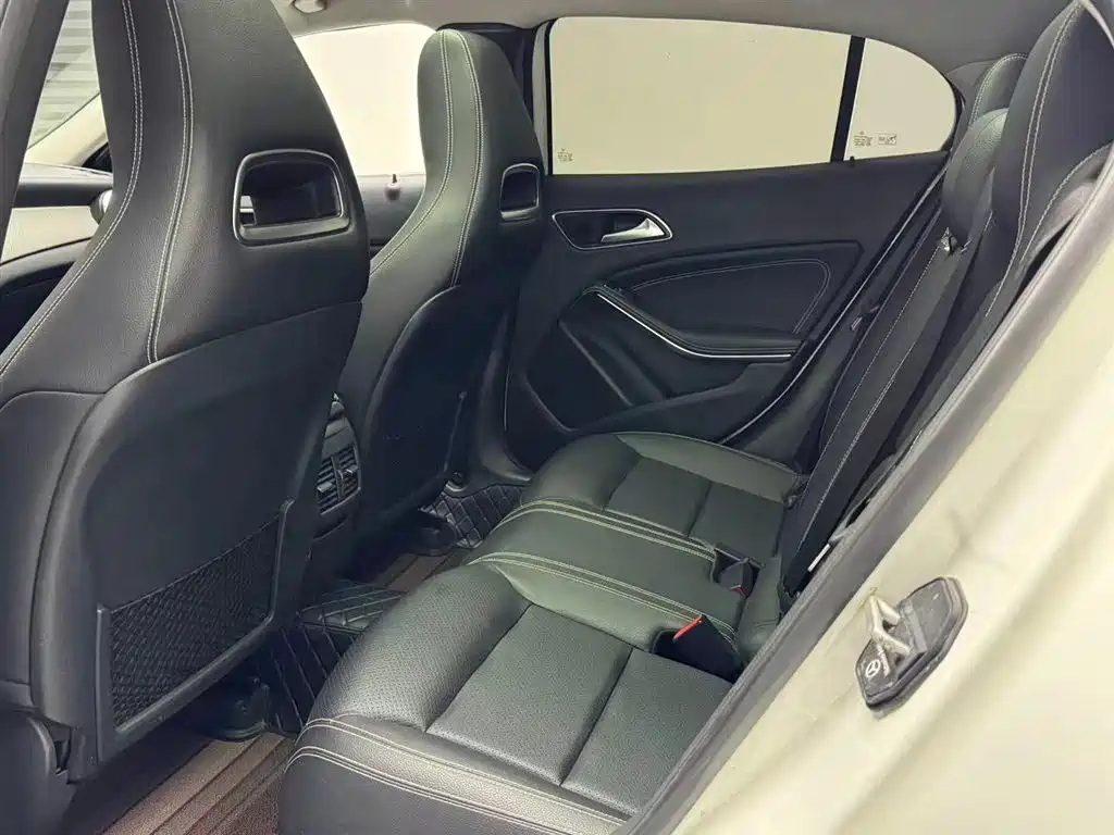 Mercedes-Benz GLA 2017 — фото 12