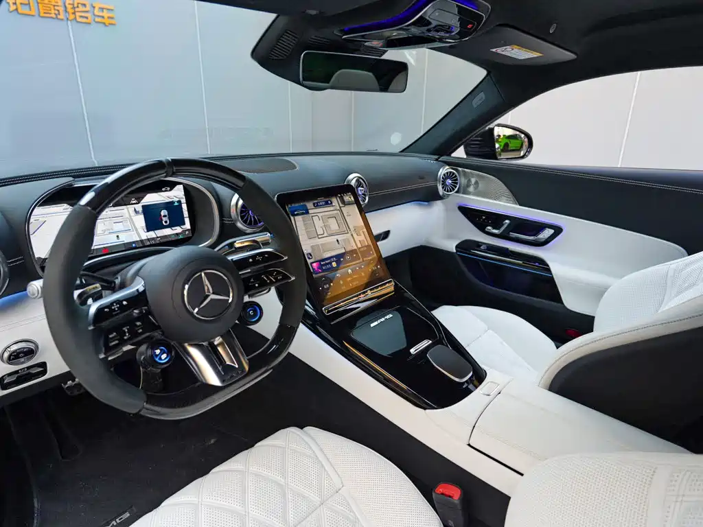 Mercedes-Benz AMG GT 2025 — фото 9