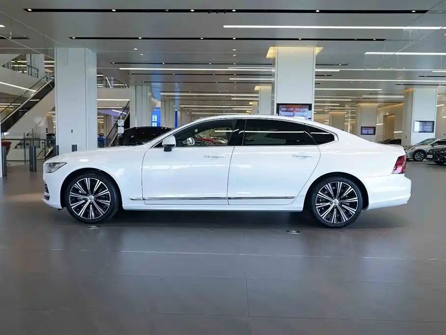 Volvo S90 2023 — фото 9