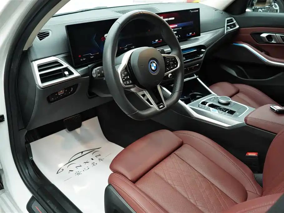 BMW i3 2024 — фото 13