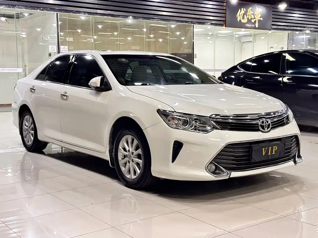 Toyota Camry 2015 — фото 3