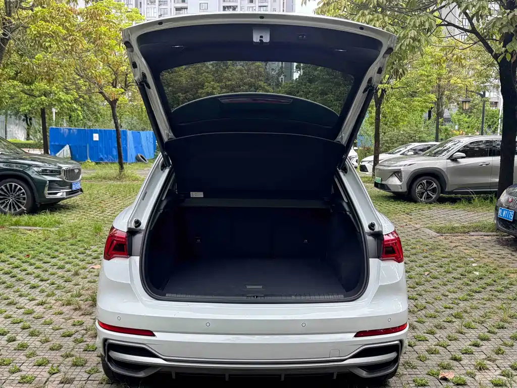 Audi Q3 2023 — фото 13