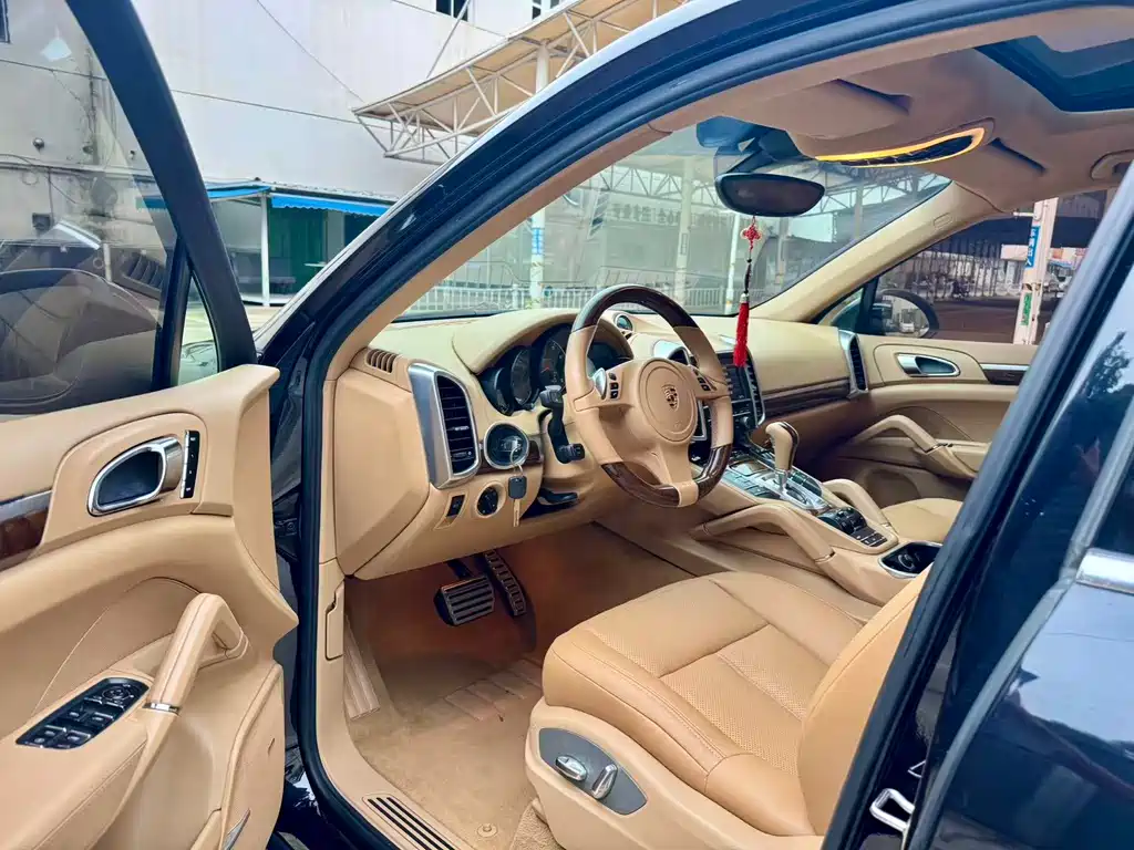 Porsche Cayenne 2011