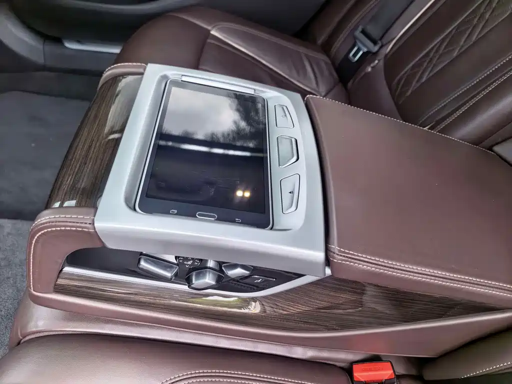 BMW 7 Series 2021 — фото 17