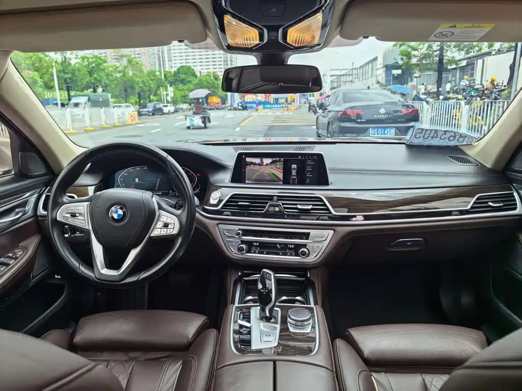 BMW 7 Series 2021 — фото 14