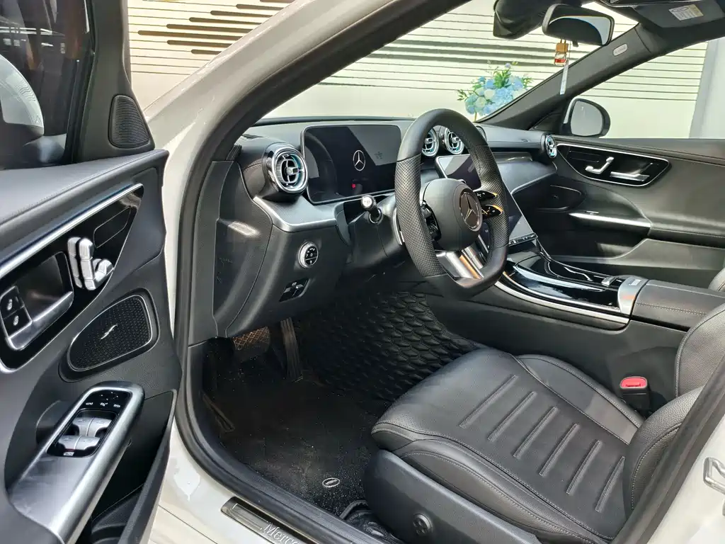 Mercedes-Benz C-Class 2022 — фото 4