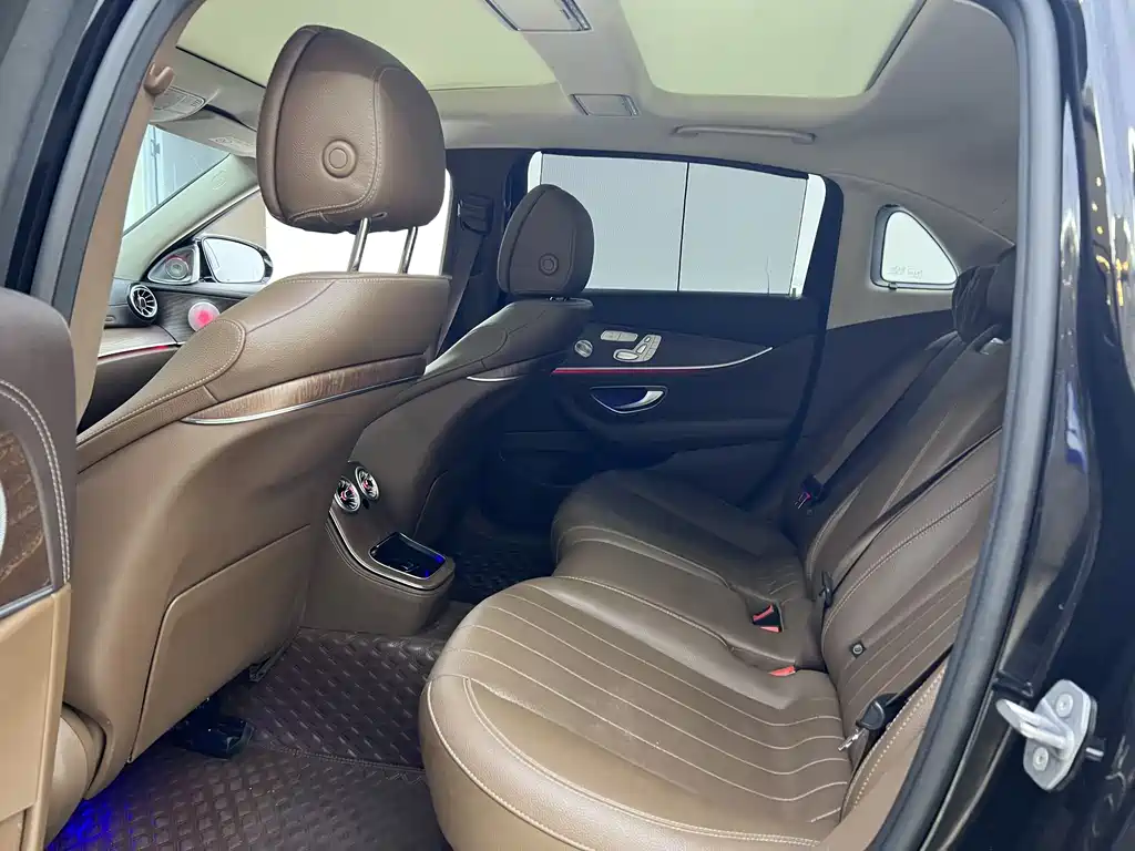 Mercedes-Benz E-Class 2023 — фото 14