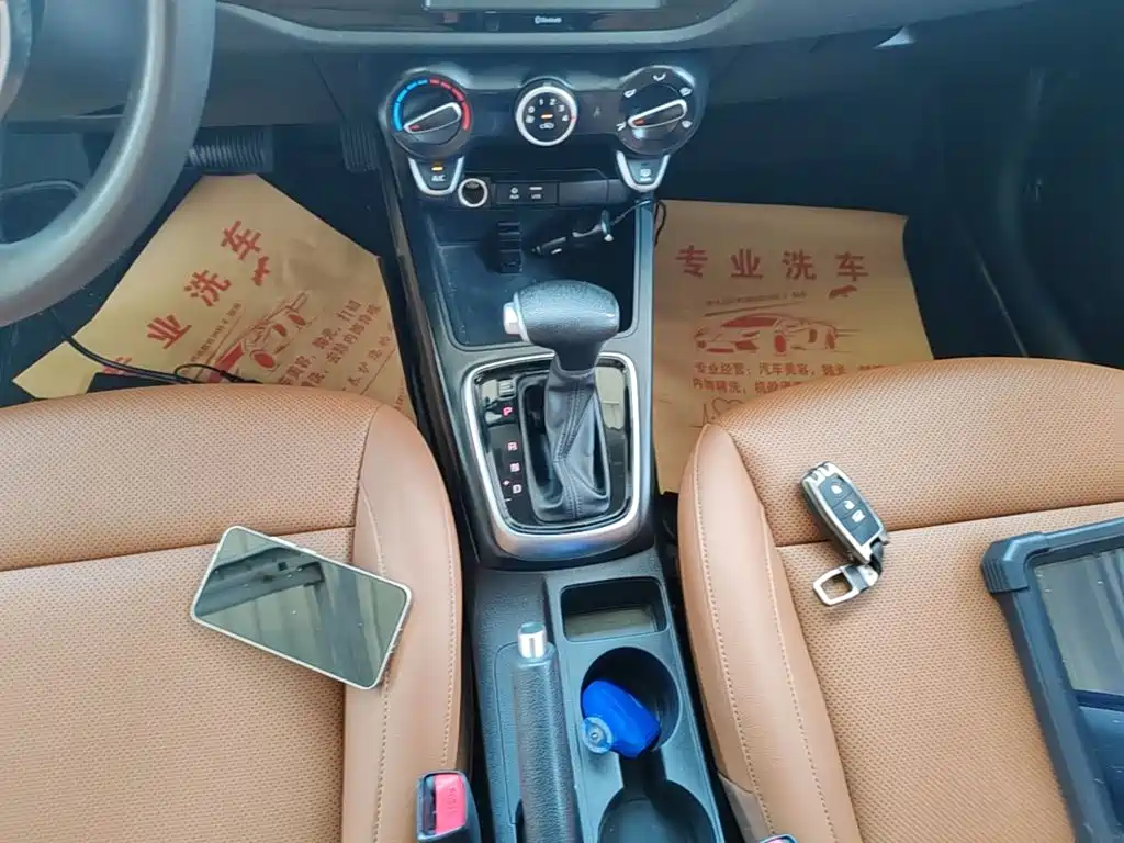 Kia KX Cross 2017 — фото 14